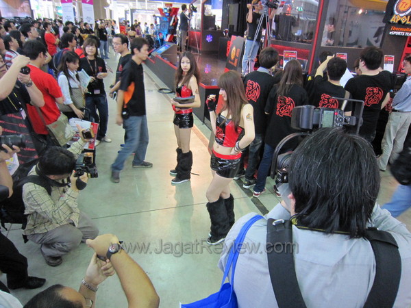 Computex 2011: Diary Day 4 (3 Juni 2011) 3 Suasana rebutan photo