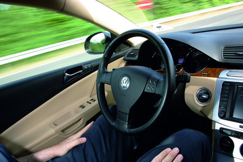 Volkswagen Mengembangkan Teknologi Auto-Pilot Untuk Mobil 2 Temporary Auto Pilot