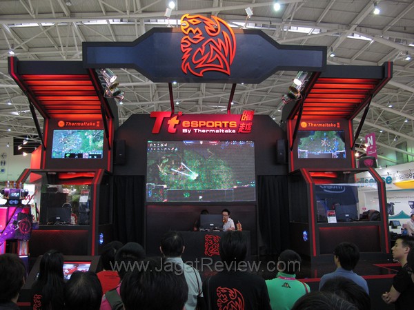 Computex 2011 Booth Raid: Serba Game di Thermaltake 6 booth front