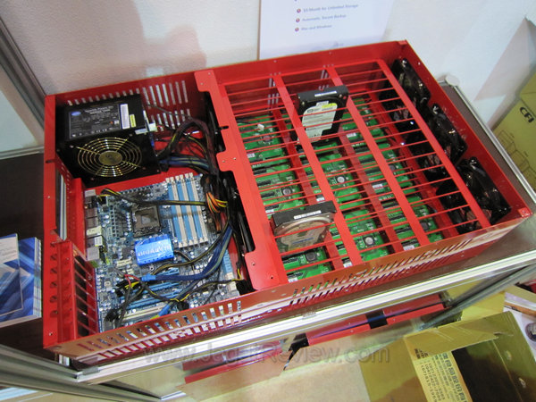 computex2011 02 CFI Case with 45 HDD Bays