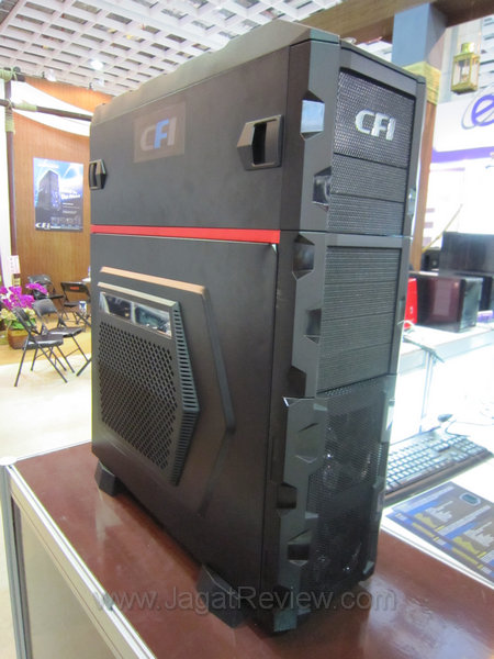 computex2011 03 CFI A1008 A1018 A1028 Full Tower Gaming Case