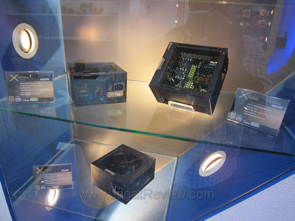 computex2011 09 Seasonic X Series Fanless 400W X Series 660W