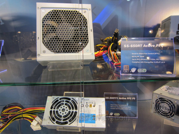 computex2011 11 Seasonic SS 650RT SS 300TFX Active PFC