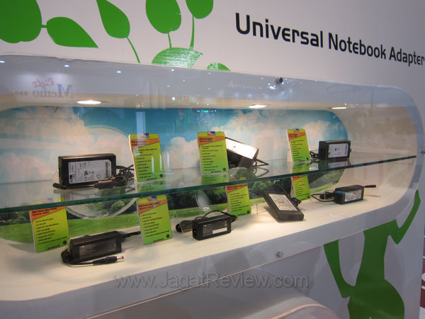 computex2011 13 AcBel Universal Notebook Adapater