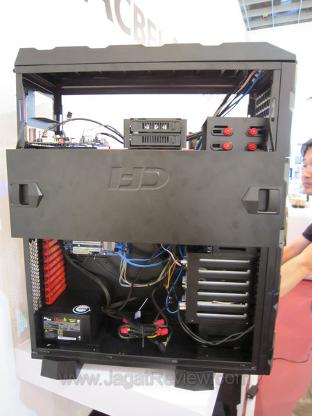 computex2011 14 AcBel Full Tower Case1