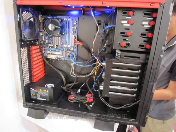 computex2011 14 AcBel Full Tower Case3