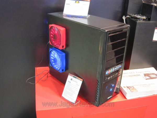 computex2011 19 Enermax LuxuRay computex2011 19 Enermax