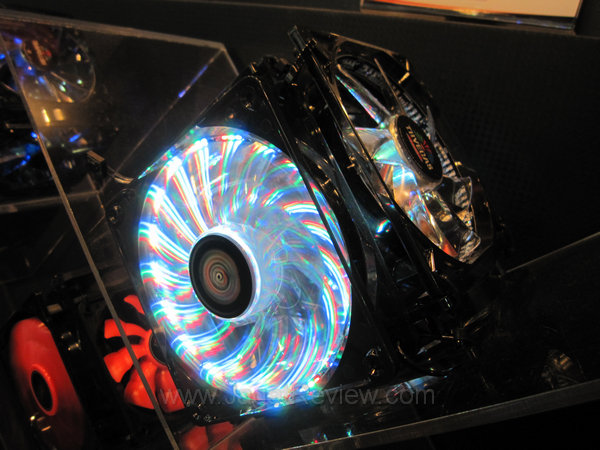 computex2011 28 Enermax T.B.Vegas Trio computex2011 28 Enermax T.B.Vegas Trio