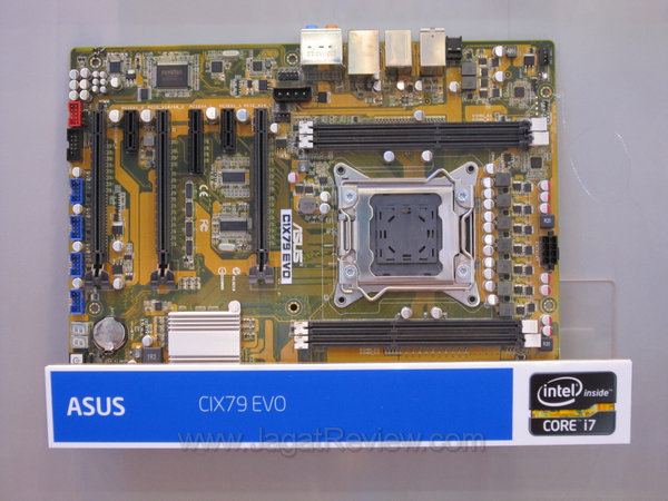 computex2011 ASUS CIX79 Plus