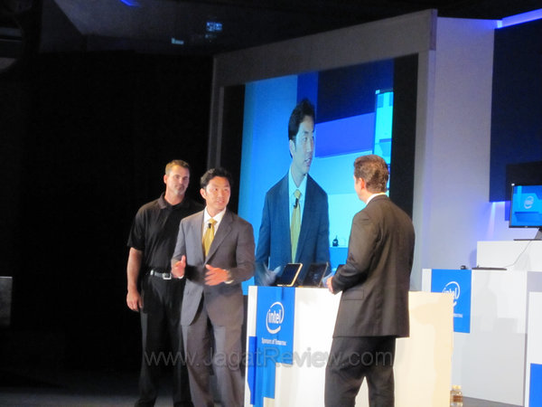 computex2011_intel booth babes_fix 12_1 computex2011 intel booth babes fix 12 1