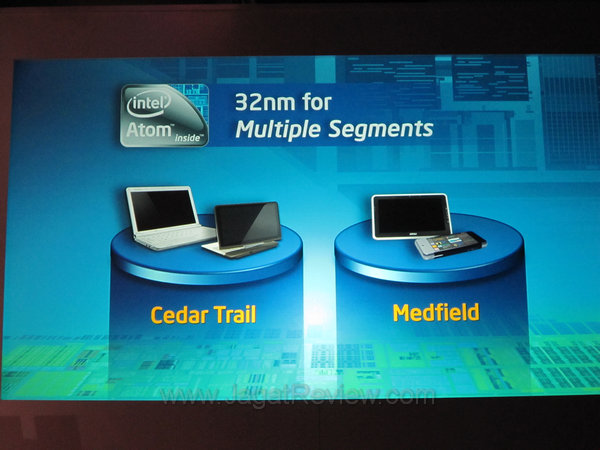 computex2011_intel booth babes_fix 13 computex2011 intel booth babes fix 13