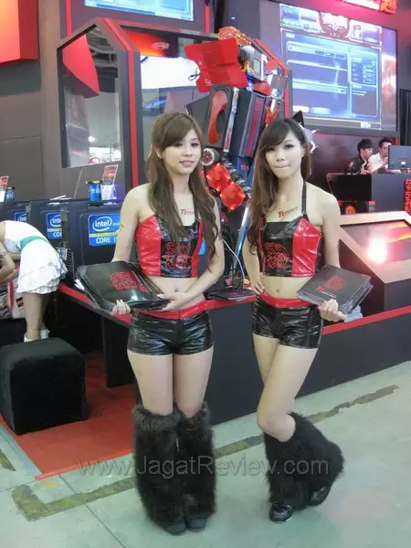 Computex 2011: Booth Babes Day 3 (Part 1) 12