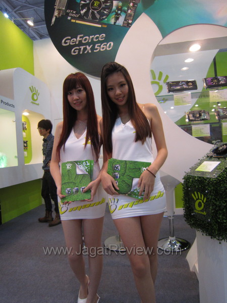 computex_2011_booth_babes_day3_part2_006