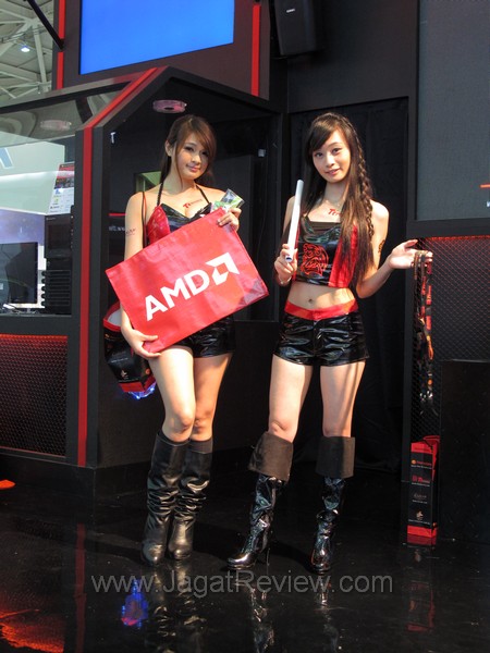 computex_2011_booth_babes_day3_part2_015