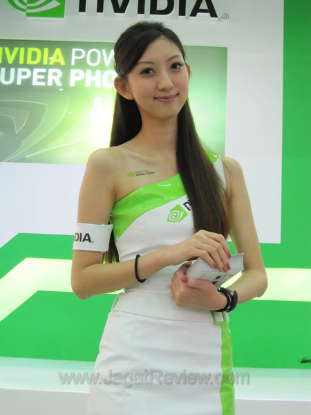 computex_2011_booth_babes_day4_part2_012