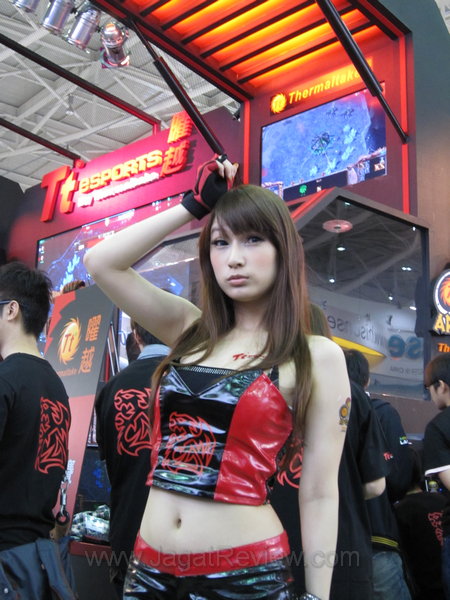 computex_2011_booth_babes_day4_part2_016