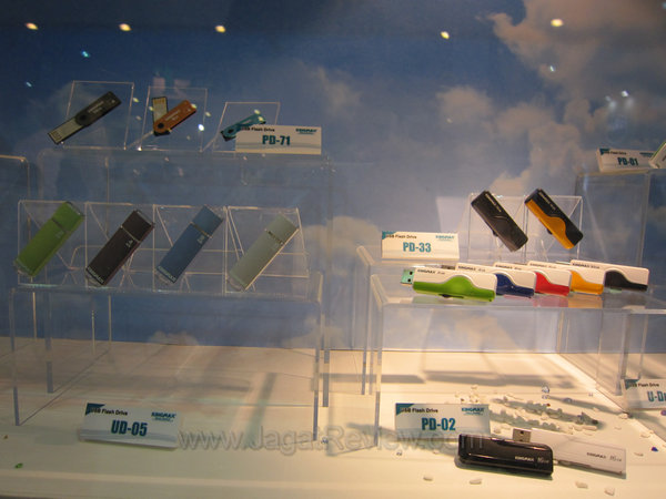 computex 2011 kingmax 19 Kingmax PD 71 kiri atas UD 05 kiri bawah PD 33 kanan atas PD 02 kanan bawah