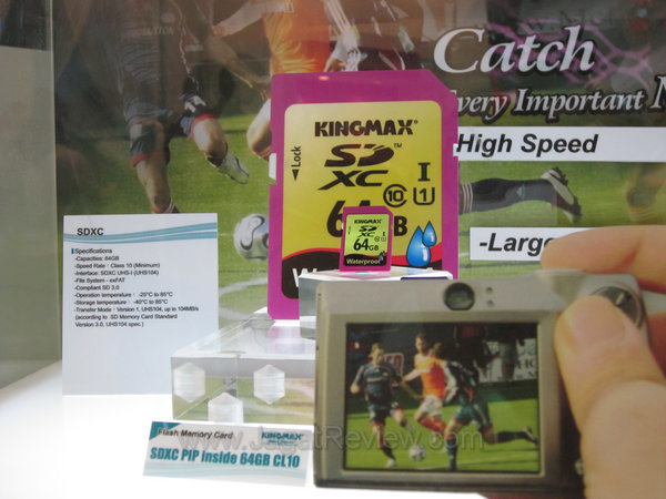 computex 2011 kingmax 21 Kingmax SDXC PIP inside 64GB Class 10 waterproof