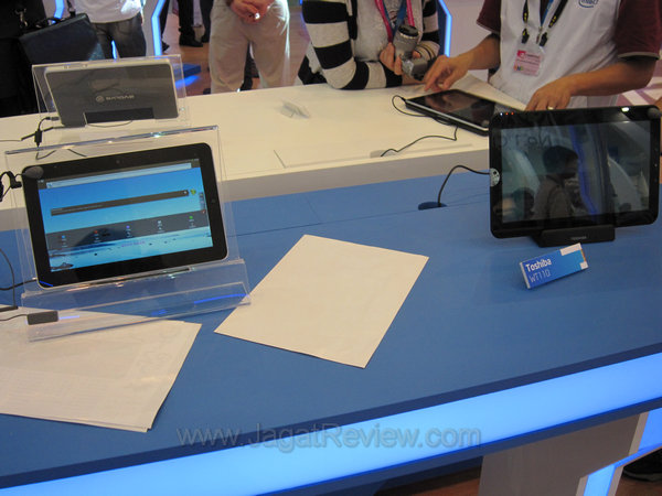 kiri ga tau kanan Toshiba WT110 sistem operasi android 3.0