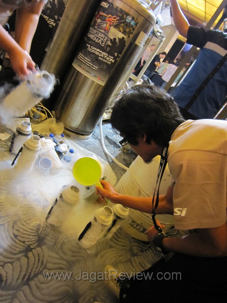 MSI MOA 2011 APAC: Hiruk-pikuk Sesi 3DMark 11 8 Gayung LN2