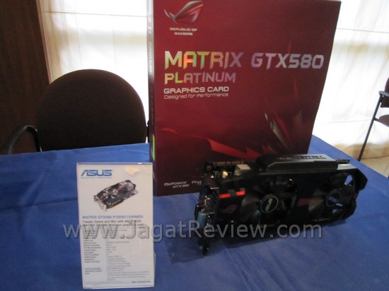 ASUS Product Update Graphics Card: DirectCU Thermal Solution 5 IMG 0525