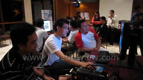 Liputan ASUS Media Gathering, Novus Hotel 30 Juni-1 Juli 2011 5 MVI 0583.mp4 snapshot 00.02 2011.07.04 12.39.43