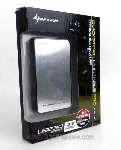 Review Sharkoon QuickStore Portable Pro USB 3.0 Enclosure: Kecepatan Penuh untuk Semua Hard Disk 2 Sharkoon QuickStore Portable Pro USB 3.0 Kemasan