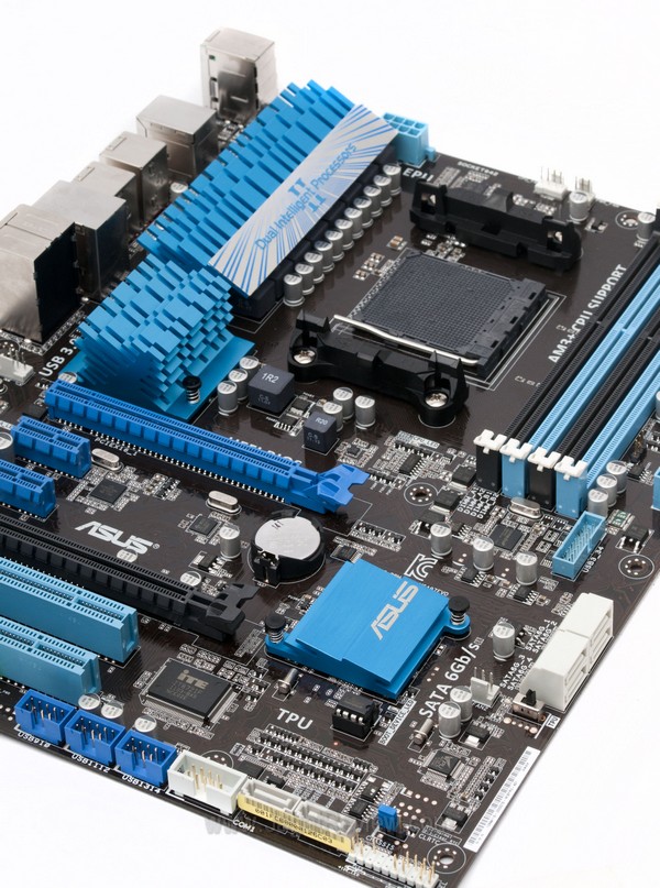 Review ASUS M5A97 Evo: Motherboard Kelas Mainstream dengan Fitur Berlimpah 2 ASUS M5A97Evo 10