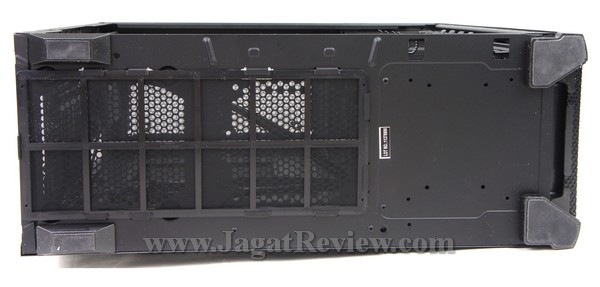 SONY DSC Corsair Carbide 400R 13