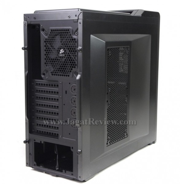 SONY DSC Corsair Carbide 400R 4