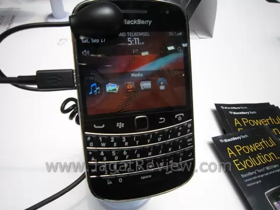 Spesifikasi dan Feature Dua BlackBerry Terbaru 16 RIM Bold 990002