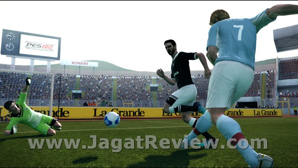 PES 2012 64