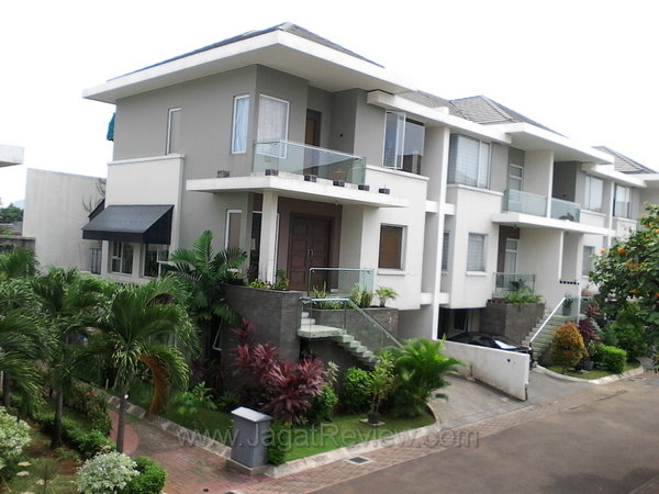 Samsung Galaxy Tab 8.9 - Front Cam Outdoor Samsung Galaxy Tab 8.9 Front Cam Outdoor