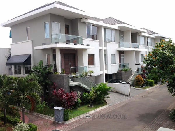 Samsung Galaxy Tab 8.9 - Main Cam Outdoor Samsung Galaxy Tab 8.9 Main Cam Outdoor