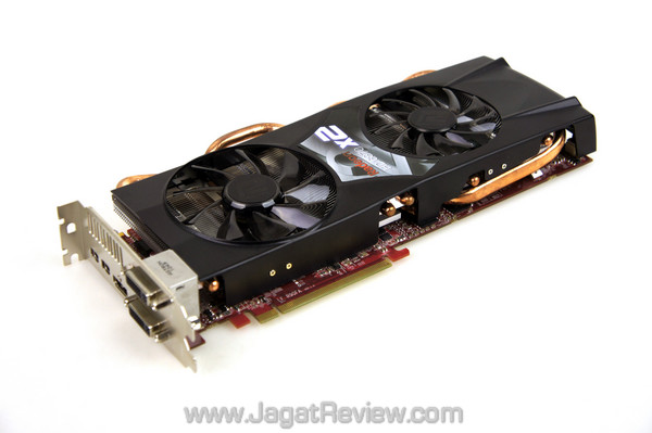 Review PowerColor AMD HD 6870 X2: Barts XT di Kasta Lebih Tinggi 3 powercolor hd 6870 x2 jagatreview card 01