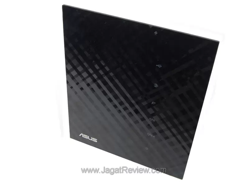 Hands-On Review: Asus RT-N56U - Wireless Router dengan Penampilan Menarik 49 Asus RT N56U.59 R