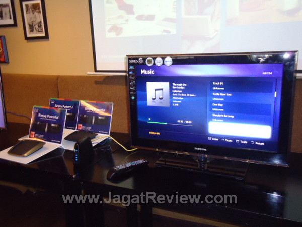 Cisco Hadirkan Jajaran Peripheral Linksys Wireless-N 9 Linksys Products Connected to a SmartTV