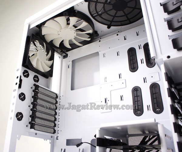 SONY DSC NZXT Phantom White 14