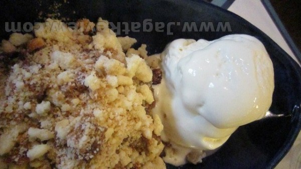 apple crumble vanilla ice cream