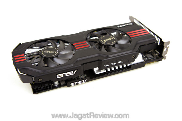 asus gtx 560 dcu ii top card 02