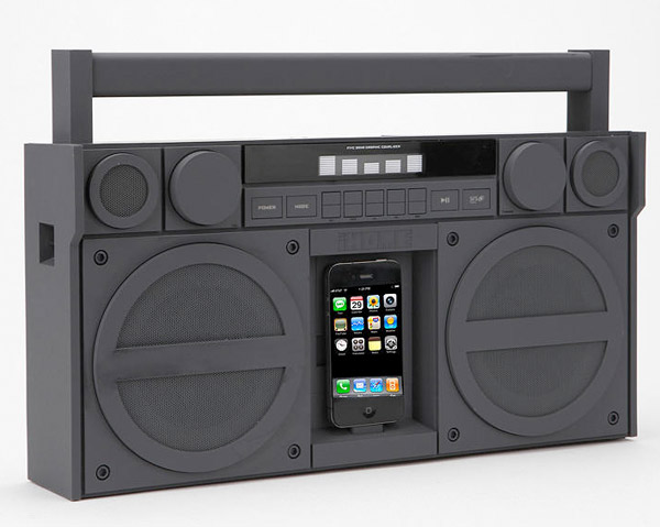 iHome iP4: iPhone dan iPod Docking Stereo dengan Desain Boombox Klasik 23 iHome iP4 black