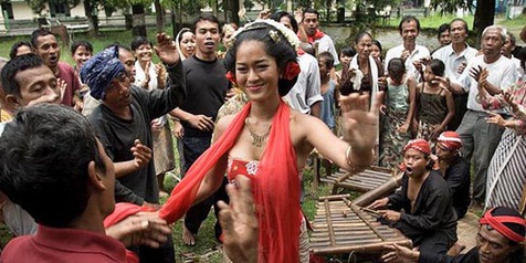 sang penari1 sang penari1