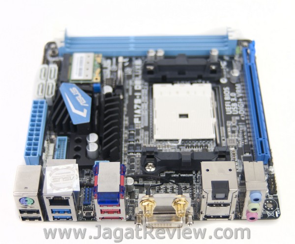 ASUS_F1A75-I_Deluxe_Board_SideView4 ASUS F1A75