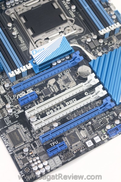 ASUS P9X79 Pro Board PCI E