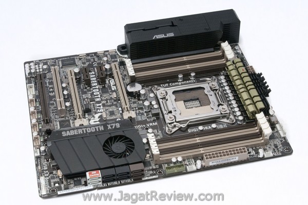 ASUS_Sabretooth_X79_Board_OverView6 ASUS Sabretooth X79 Board OverView6