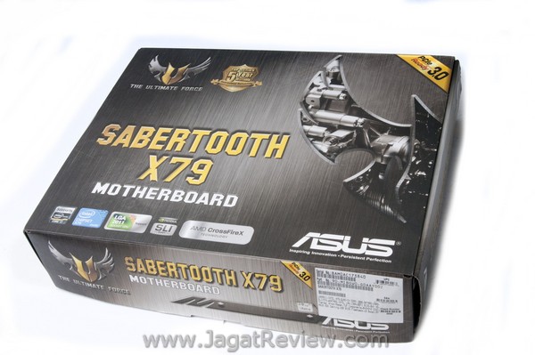 ASUS_Sabretooth_X79_Box_Depan