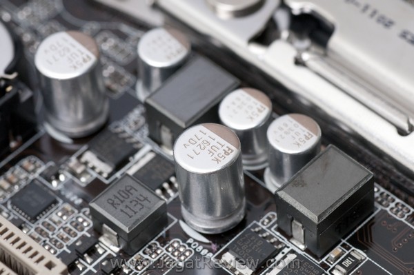 ASUS_Sabretooth_X79_Komponen_SolidCaps_Choke ASUS Sabretooth X79 Komponen SolidCaps Choke