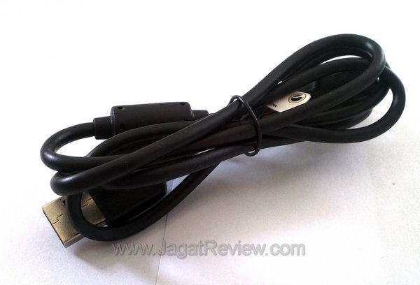 Xperia Neo - Kabel USB Xperia Neo Kabel USB