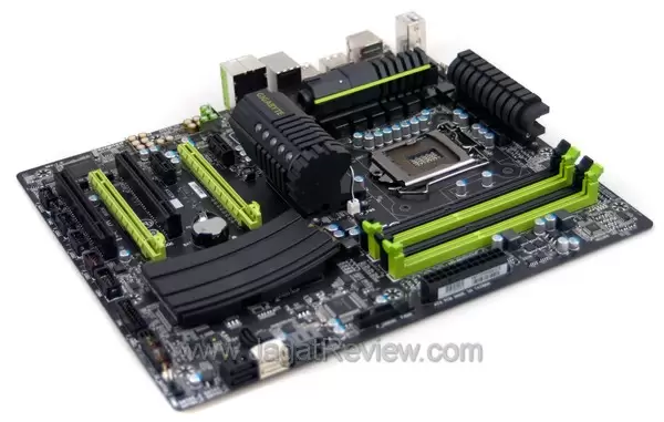 Review-Motherboard Gigabyte G1.Sniper2: Platform Sandy Bridge Bersenjata Lengkap 3 gigabyte g1 sniper2 mobo3