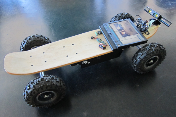 Chaotic Moon Lab Hadirkan Longboard dengan Teknologi Kinect 2 Board of Awesomeness